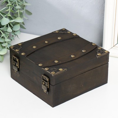 Шкатулка для украшений «Сундучок. Мира», дерево, с заклёпками, коричневый, 15×15×7.5 см