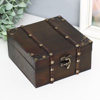 Шкатулка для украшений «Сундучок. Галлея», дерево, с заклёпками, 15×15×7.5 см