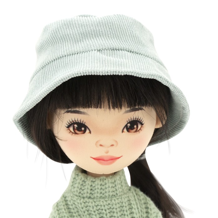 Мягкая кукла Lilu «В зеленом свитере», 32 см, серия: Весна - фото 1906189090