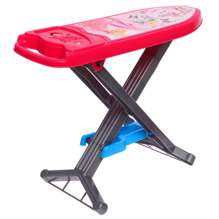 Игровой набор «Гладильный», с утюгом и вешалкой 60558