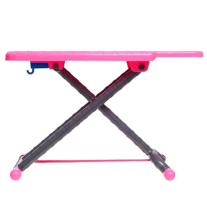 Игровой набор «Гладильный большой», с утюгом и вешалкой 60560