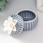 Шкатулка керамика "Белый цветок" голубая 7х7х6 см - Фото 2
