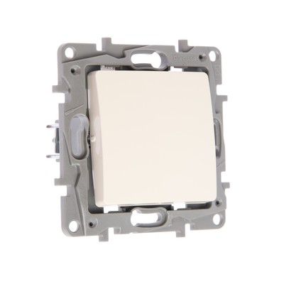 Механизм переключателя Legrand Etika Plus, 1 клавиша, 10 AX, 250 В, винтовые клеммы, слоновая кость