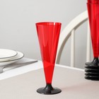 Фужер одноразовый «Конус», 150-180 мл, пластик, красный с чёрной ножкой - Фото 1
