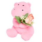 Мягкая игрушка «Бегемотик Лариса с букетиком Камелий», 20 см - фото 23396214
