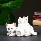 Фигура "Кошка с котятами" белый глянец, 17x12x11см - фото 319904619