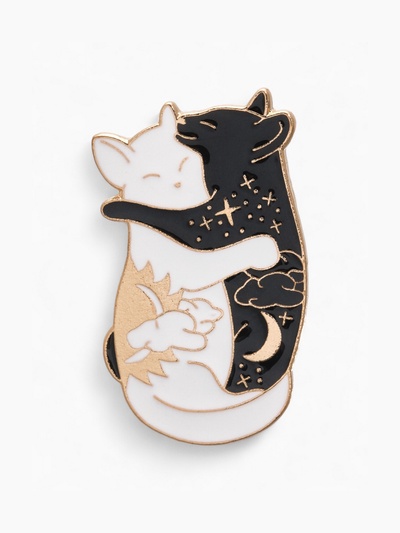 Значок «Коты» инь-ян, цвет чёрно-белый в золоте