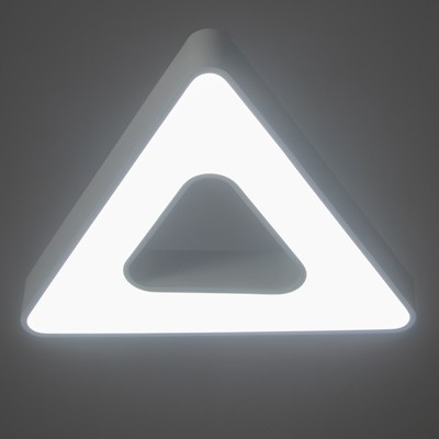 Люстра «Треугольник» LEd=36 Вт 4000К белый 60×46×70 см BayerLux