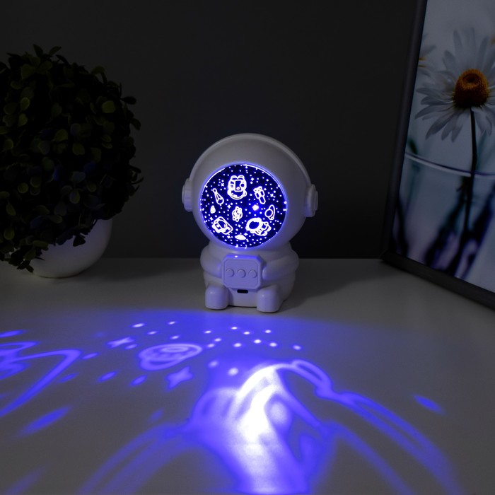 Ночник-проектор "Космонавт" LED 3Вт USB белый 9,5х11х13 см RISALUX - фото 1906205549