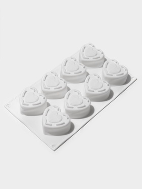 Форма для муссовых десертов Доляна «Сердце», силикон, 29×17×4.3 см, 8 ячеек (5.5×6.2×3.5 см), белая