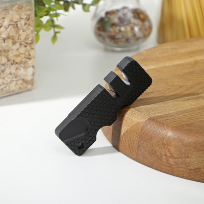 Точилка для ножей Доляна «Ловкач», 2 деления, чёрная