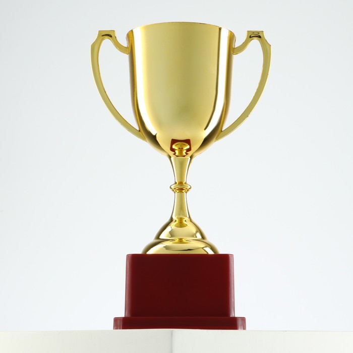 Кубок 012, наградная фигура, золото, подставка пластик, 19,2 × 11,5 × 8 см. - фото 1890613054