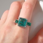 Кольцо «Драгоценность» квадрат в стразах, цвет зелёный в серебре, безразмерное - фото 24518177