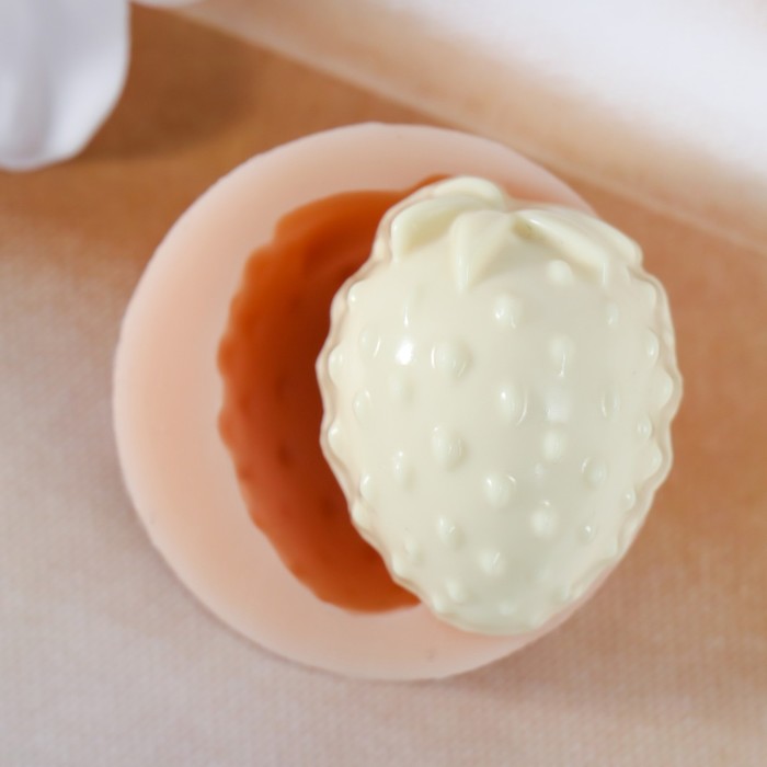 Молд силиконовый Земляника 3х3,8х2 см