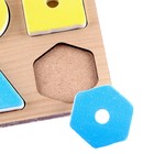 Развивающая игра из дерева «Учим формы и цвета» - Фото 3
