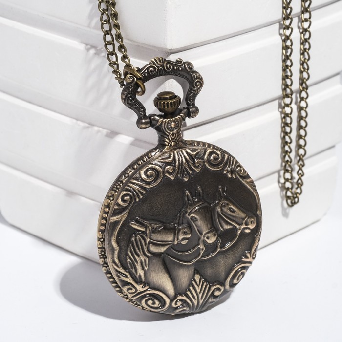 Часы карманные «Тройка лошадей», кварцевые, d=4.5 см, цепочка 37 см - Фото 1