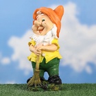 Садовая фигура из полистоуна «Гном с метлой», 30×14×14 см 9567038 - фото 319863523
