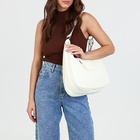 Сумка-мешок на молнии, наружный карман, длинный ремень, цвет белый - фото 808358429 Сумка-мешок на молнии, наружный карман, длинный ремень, цвет белый - фото 808358429