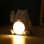 Ночник "Мишка манеки машет лапой" LED 6000К USB АКБ белый 11х9х11см RISALUX - фото 22127834
