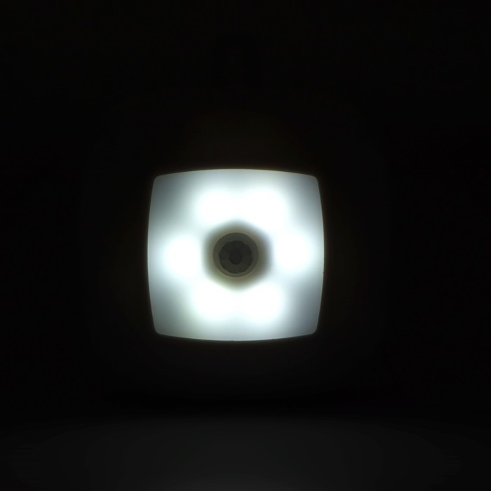 Светильник светодиодный с датчиком движения, 6 LED, 2,5 Вт, от батареек 3*AAA, 6500К, белый   942457 - фото 1907683062
