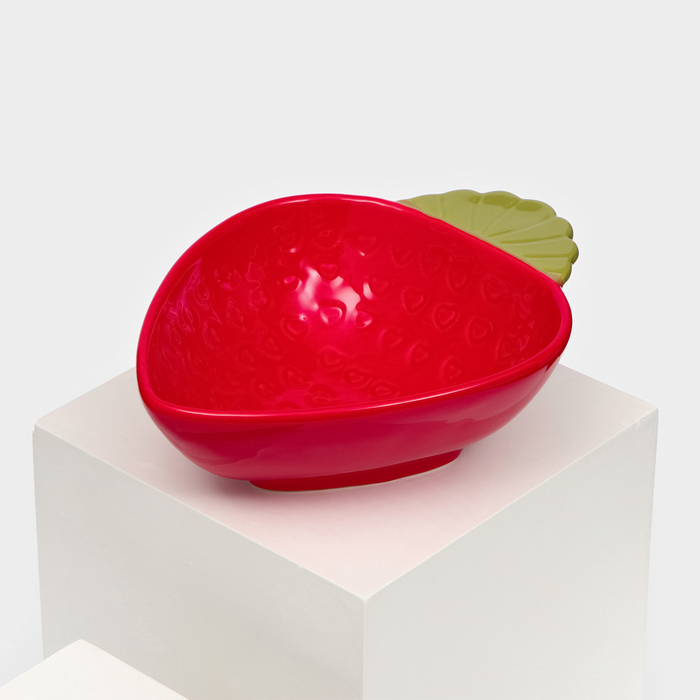 Тарелка керамическая "Клубника", 24 см, красная, 1 сорт, Иран - фото 1907686821