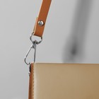 Ручка для сумки из натуральной кожи, регулируемая, с карабинами, 125 ± 2 см × 1,2 см, цвет бежевый/серебряный - фото 6875596