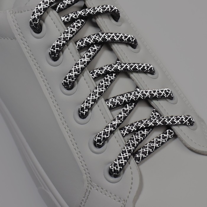 Шнурки для обуви, пара, круглые, со светоотражающим узором, d = 6 мм, 110 см, цвет серый/чёрный - фото 1907687721