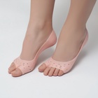 Носочки для педикюра, силиконовые, с перфорацией, с разделителем, универсальный размер, 17×7 см, бежевые - Фото 3