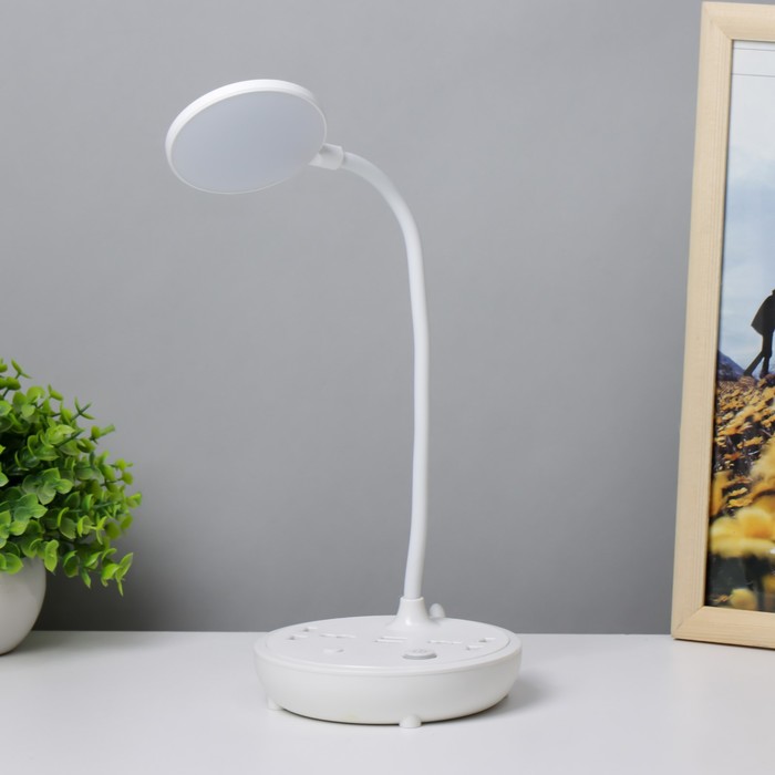 Настольная лампа "Универсал" LED 5Вт 3000К 2 розетки 2хUSB2.0 белый 13х13х37см RISALUX