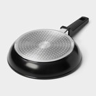 Сковорода Magistro Flame, d=22 см, h=4.5 см, ручка soft-touch, антипригарное покрытие, индукция, кованый алюминий, чёрная - Фото 6