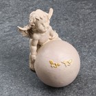 Фигура "Ангел с шаром" слоновая кость, 13х11х9см 9544802 - фото 16286099