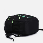 Рюкзак на молнии, 3 наружных кармана, цвет чёрный/зелёный - фото 6886622