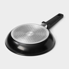 Сковорода Magistro Flame, d=24 см, h=4.7 см, ручка soft-touch, антипригарное покрытие, индукция, кованый алюминий, чёрная - Фото 6