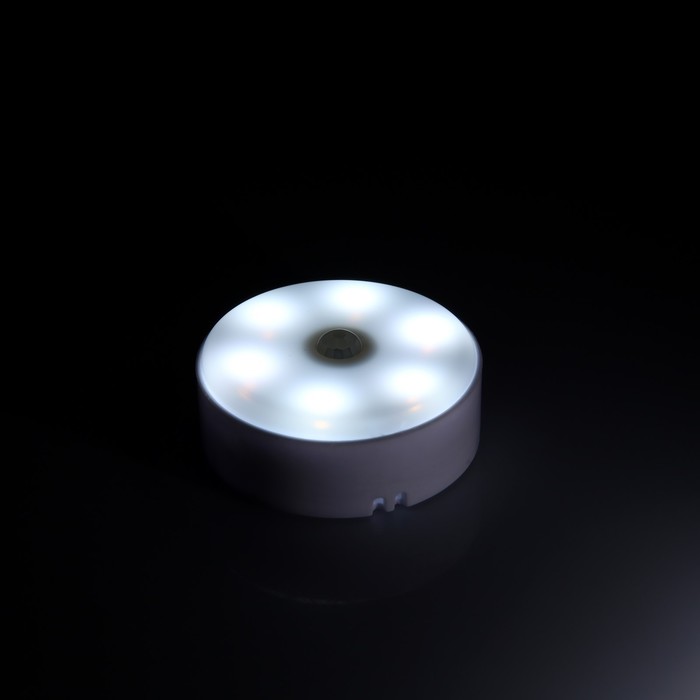 Светильник светодиодный с датчиком движения, круг, 6 LED, 2 Вт, от бат. 3*AAA, 6500К, белый   942457 - фото 1907707225