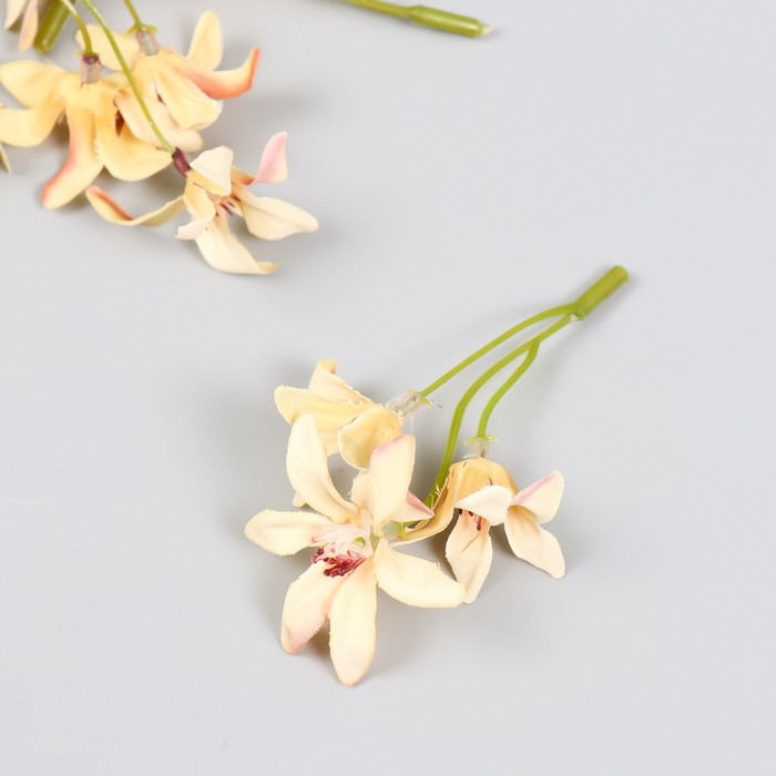 Цветы для декорирования "Лилейник" ванильный 8,5 см