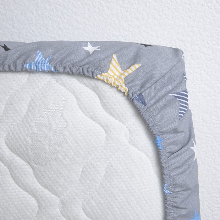 Простынь на резинке «Звезды серые», размер 60х120 см, цвет серый - фото 1909174384