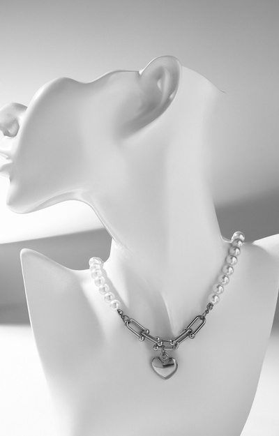 Колье с жемчугом «Сердце», белое в серебре, 37 см