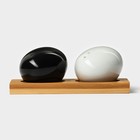 Набор керамический для специй на деревянной подставке BellaTenero «Камни», 2 предмета: солонка 30 мл, перечница 30 мл, цвет белый и чёрный - фото 4379012