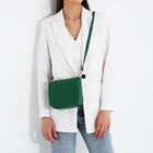 Сумка женская FABULA на магните, длинный ремень, цвет зелёный - фото 22195442