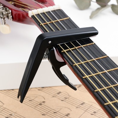 Каподастр Music Life, зажим для струн, черный, пластиковый