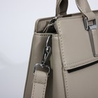 Сумка женская на молнии, цвет светло-серый - фото 22230913