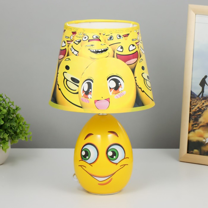 Настольная лампа "Веселый смайлик" Е14 15Вт желтый 20х20х33 см RISALUX - фото 1907725090