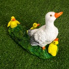 Садовая фигура "Утка с утятами" 24х28см - фото 24013880