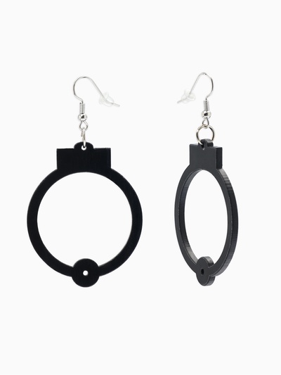 Серьги акриловые «Наручники», цвет чёрный в серебре