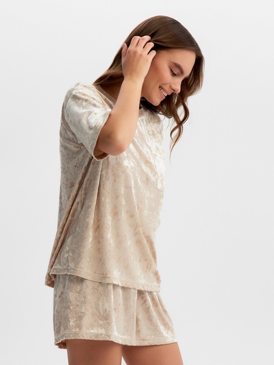 Пижама женская (футболка, шорты) KAFTAN Velvet, размер 44-46, бежевая