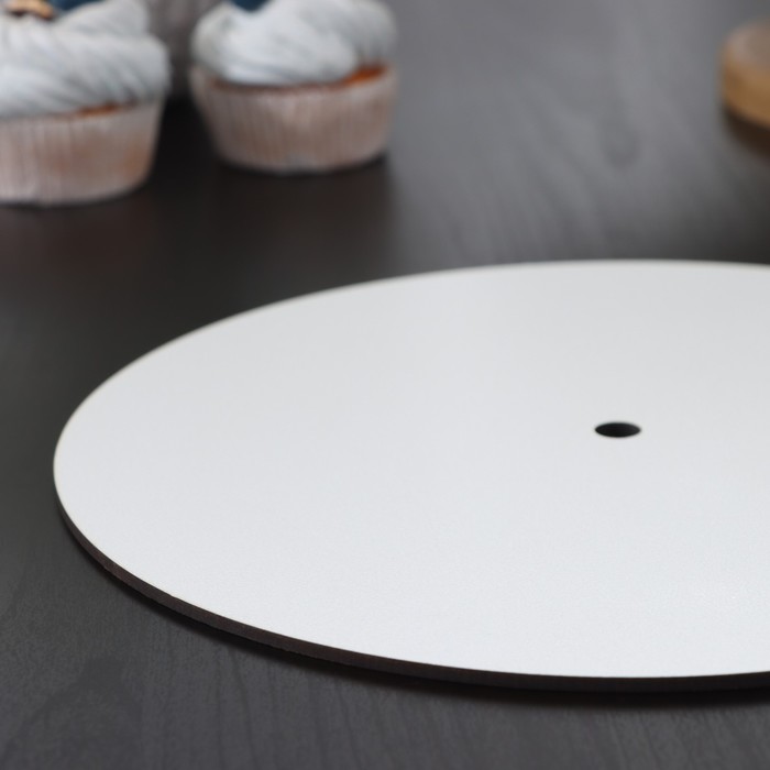 Подложка для торта с отверстием, d=24 см, h=0,3 см, диаметр отверстия 1 см 9699558