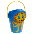Песочный набор в сетке: ведёрко с крышкой, лейка, грабли, лопатка, формочки 2 шт., МИКС - фото 24247711