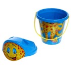 Песочный набор в сетке: ведёрко с крышкой, лейка, грабли, лопатка, формочки 2 шт., МИКС - фото 24247713