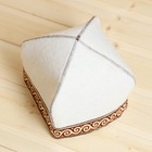 Шапка для бани "Тюбетейка", белая с коричневой отделочной лентой 9735228