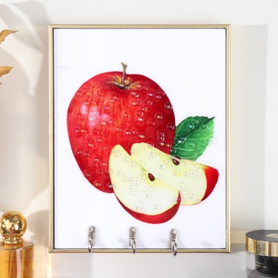 Ключница настенная декоративная «Красное яблочко», 3 крючка на панно, пластик, МДФ, стразы, золото, 18.5×1.8×23.5 см